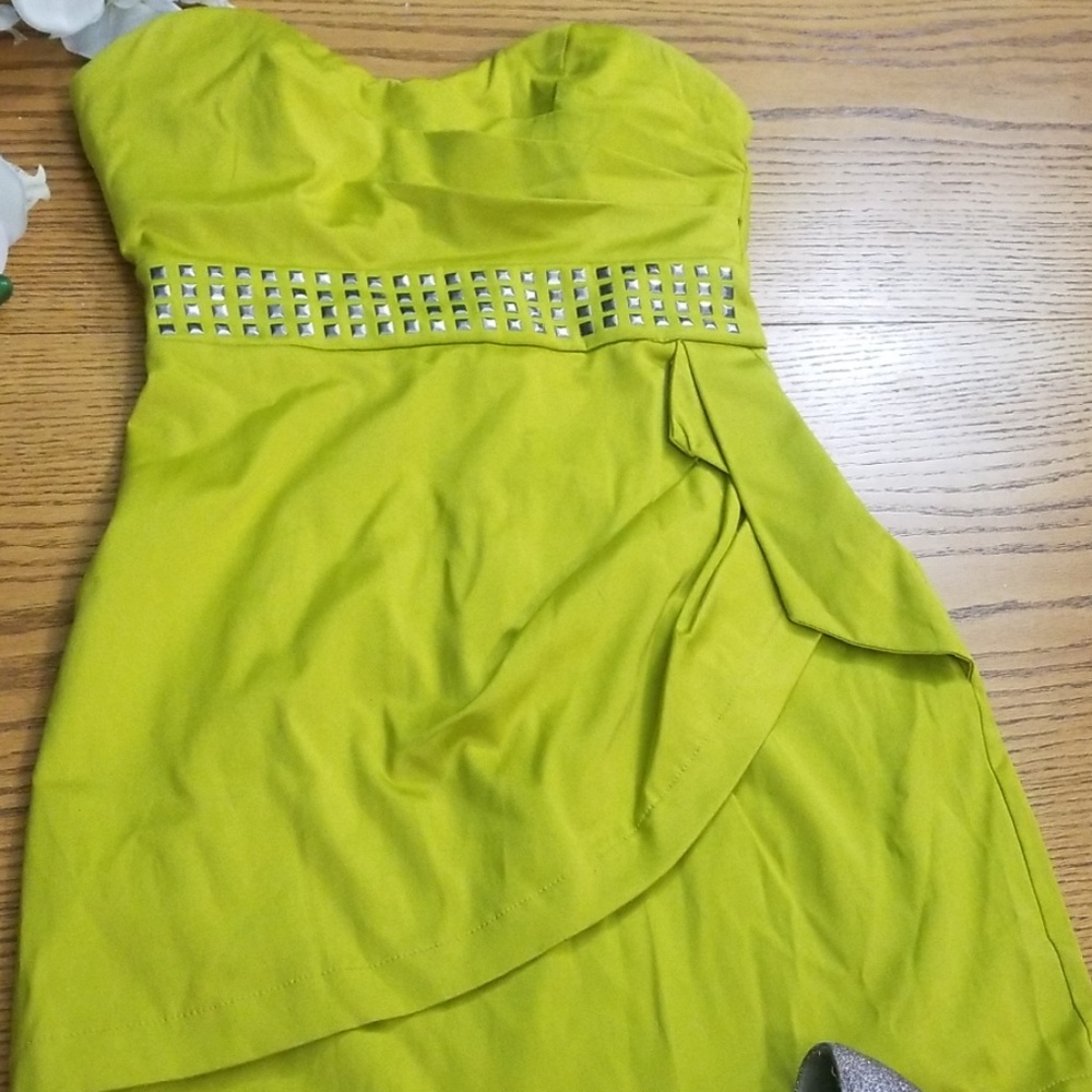 NWOT Strapless Dark Yellow Green Studded Dress - Picture 2 of 5